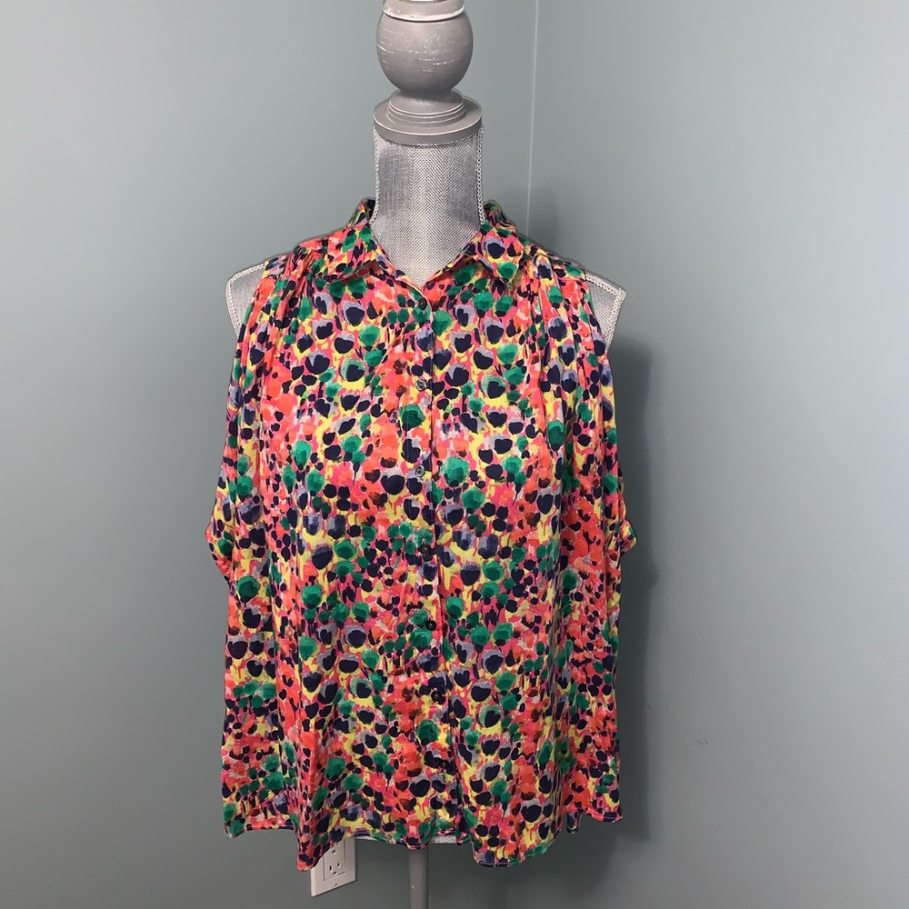 GAP size small flowy sleeveless button down print summer blouse